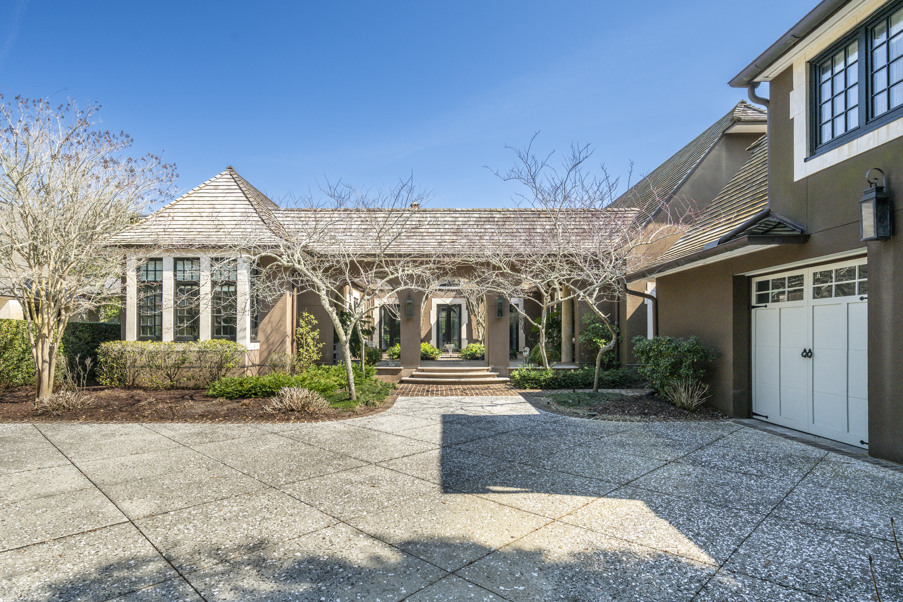 270 Woodland Garden Ln